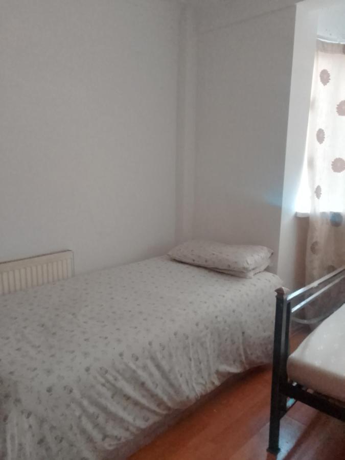 Private Rooms In 3 Bedroom Flat!! Londyn Zewnętrze zdjęcie