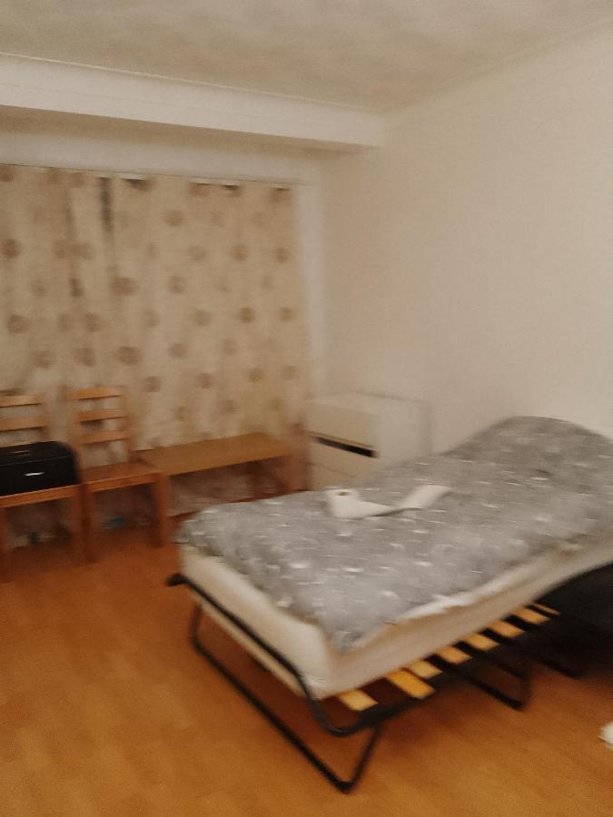 Private Rooms In 3 Bedroom Flat!! Londyn Zewnętrze zdjęcie