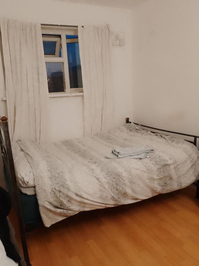 Private Rooms In 3 Bedroom Flat!! Londyn Zewnętrze zdjęcie